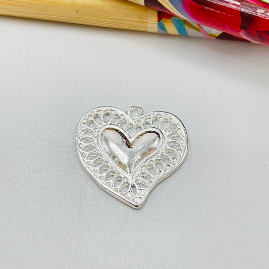 FP1082 Colgante Corazón Borde Calado Liso 18 x 18 mm Espesor 1.2 mm Figura Baño Plata Figuras Bañadas hecho de Bronce Bañado en Plata 50 ml Joyas Bañadas en Plata