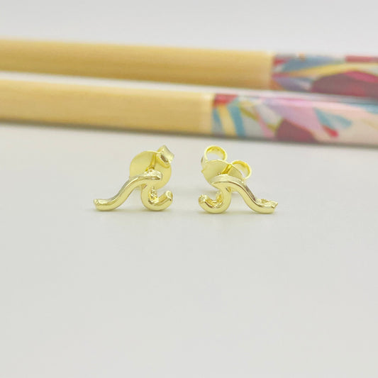 XO192 Aro Mini Ola de Mar 8x4 mm Aro Baño Oro Aros Bañados en Oro y Plata hecho de Bronce Bañado en Oro 18K Joyas Bañadas en Oro