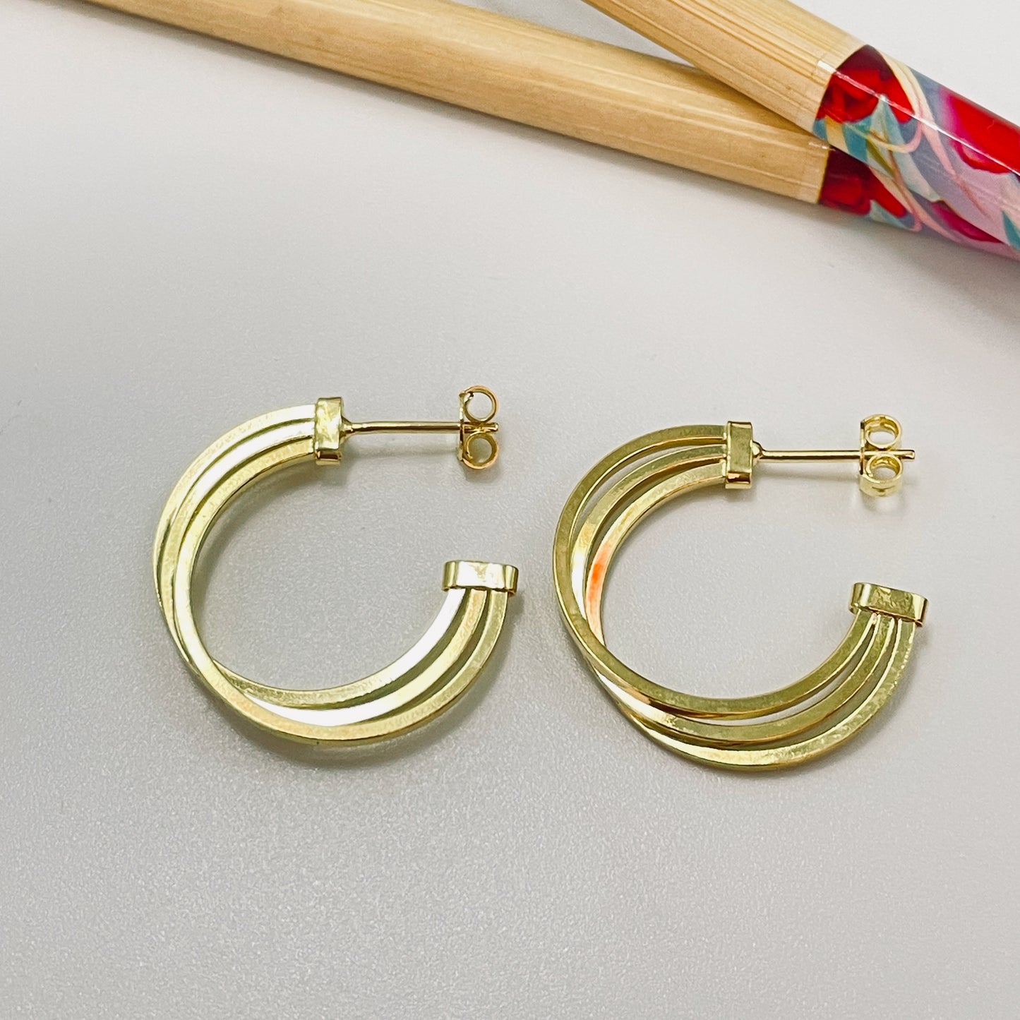 XO372 Aro 3 Argollas juntas tubo cuadrado 27 x 4 mm Espesor 5.5 mm Aro Baño Oro Aros Bañados hecho de Bronce Bañado en Oro 18K Joyas Bañadas en Oro