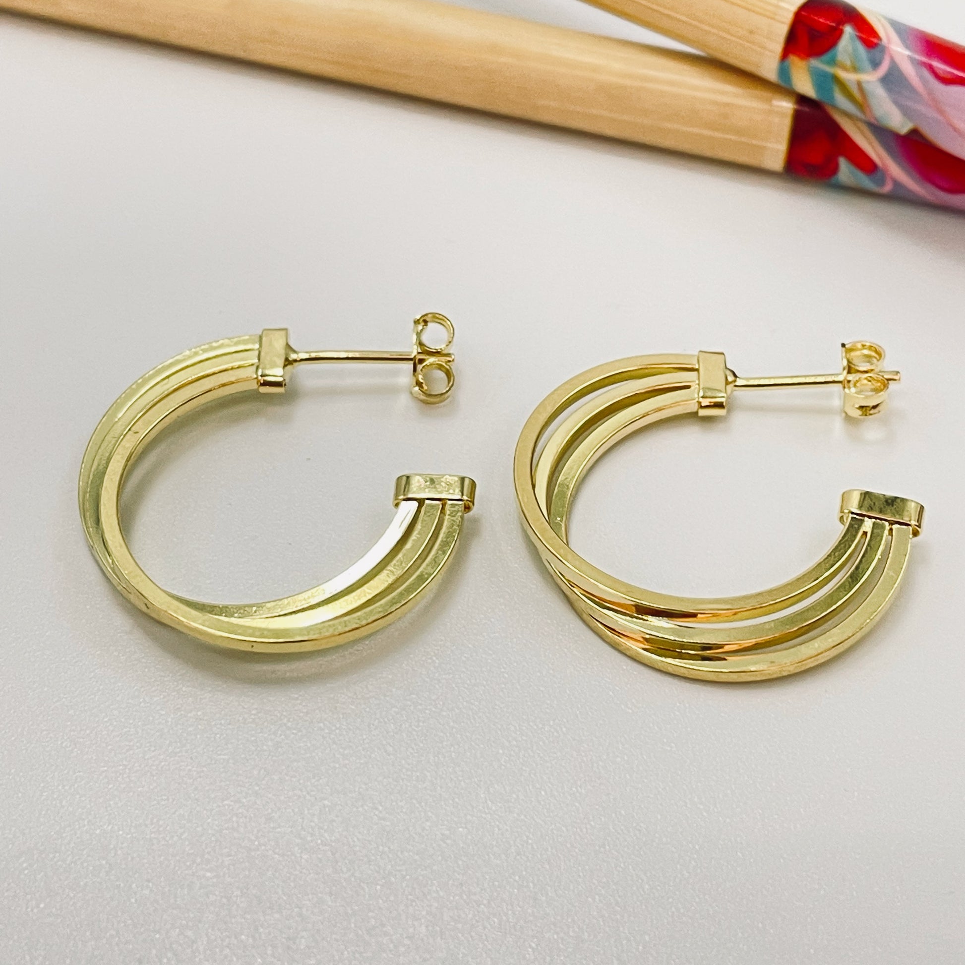 XO372 Aro 3 Argollas juntas tubo cuadrado 27 x 4 mm Espesor 5.5 mm Aro Baño Oro Aros Bañados hecho de Bronce Bañado en Oro 18K Joyas Bañadas en Oro