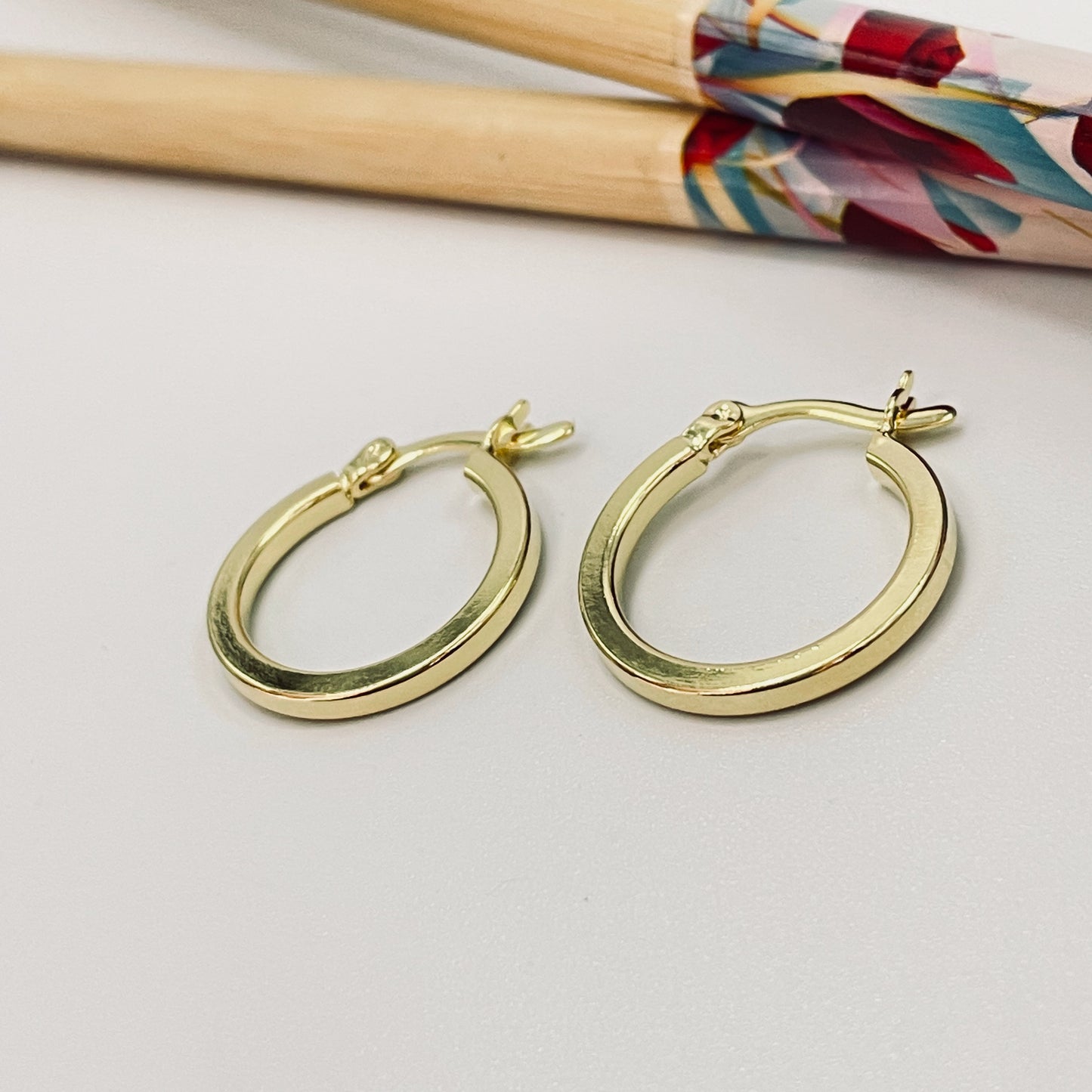 XO374 Argolla Tubo Cuadrado 15 x 2 mm Broche Italiano Aro Baño Oro Aros Bañados hecho de Bronce Bañado en Oro 18K Joyas Bañadas en Oro