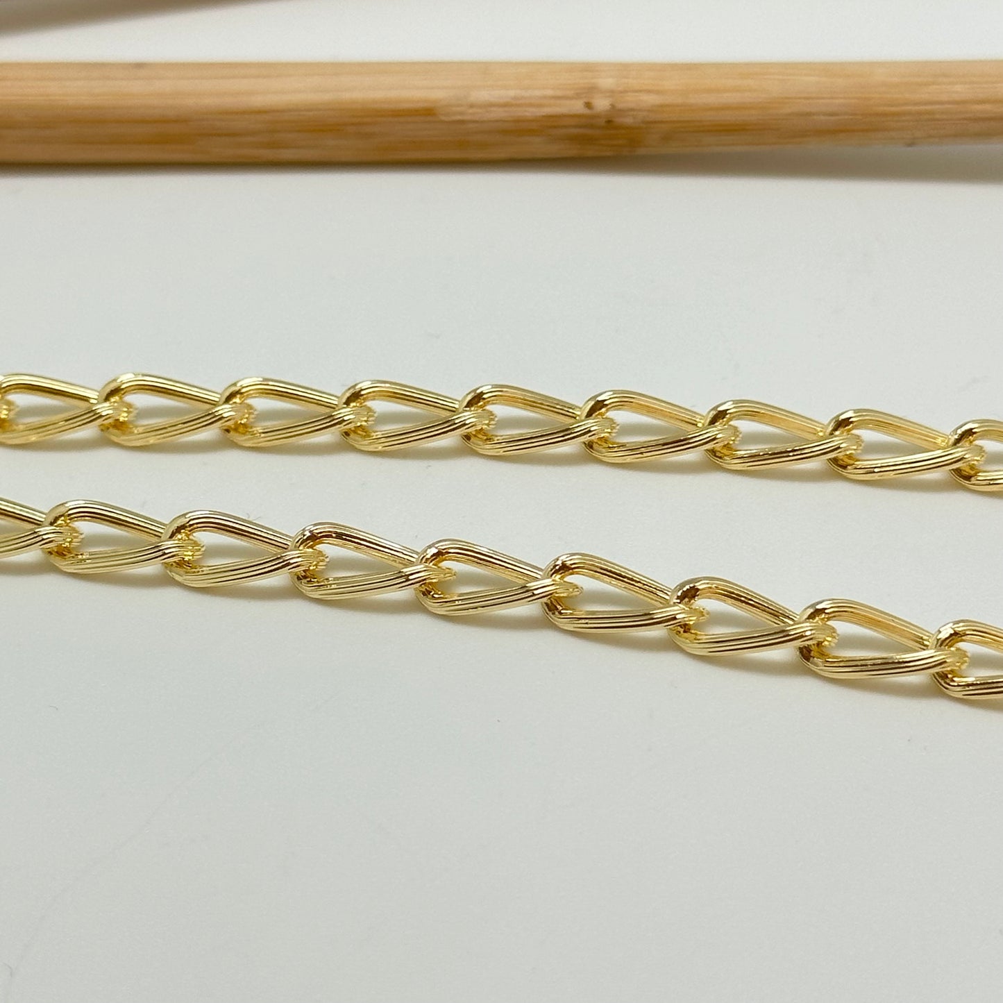 CO151 Cadena eslabón 11 x 5 mm Espesor 2 mm Largo 40 cm mas extensor de 5 cm Cadena Terminada Baño Oro