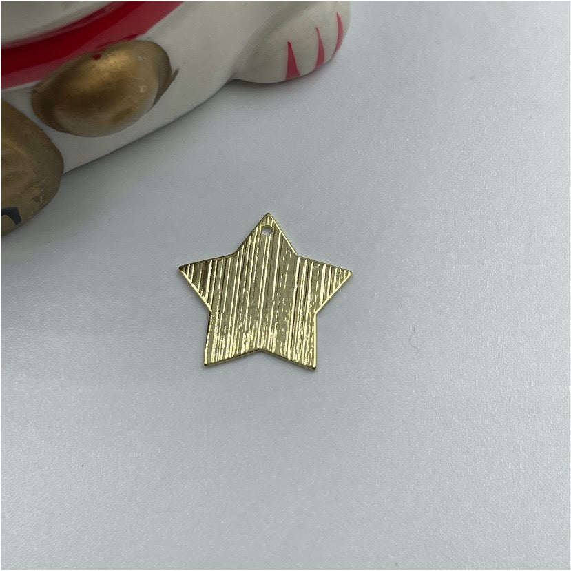 FO475 Estrella Lijada 16 mm Figura Bano Oro Figuras Banadas en Oro y Plata hecho de Bronce Banado en Oro 18K 2