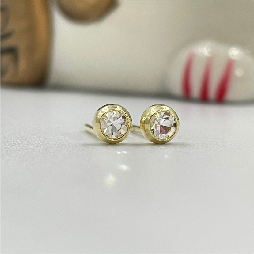 XO05 Aro Punto de Luz 4 mm Aro Ba o Oro Aros Ba ados en Oro y