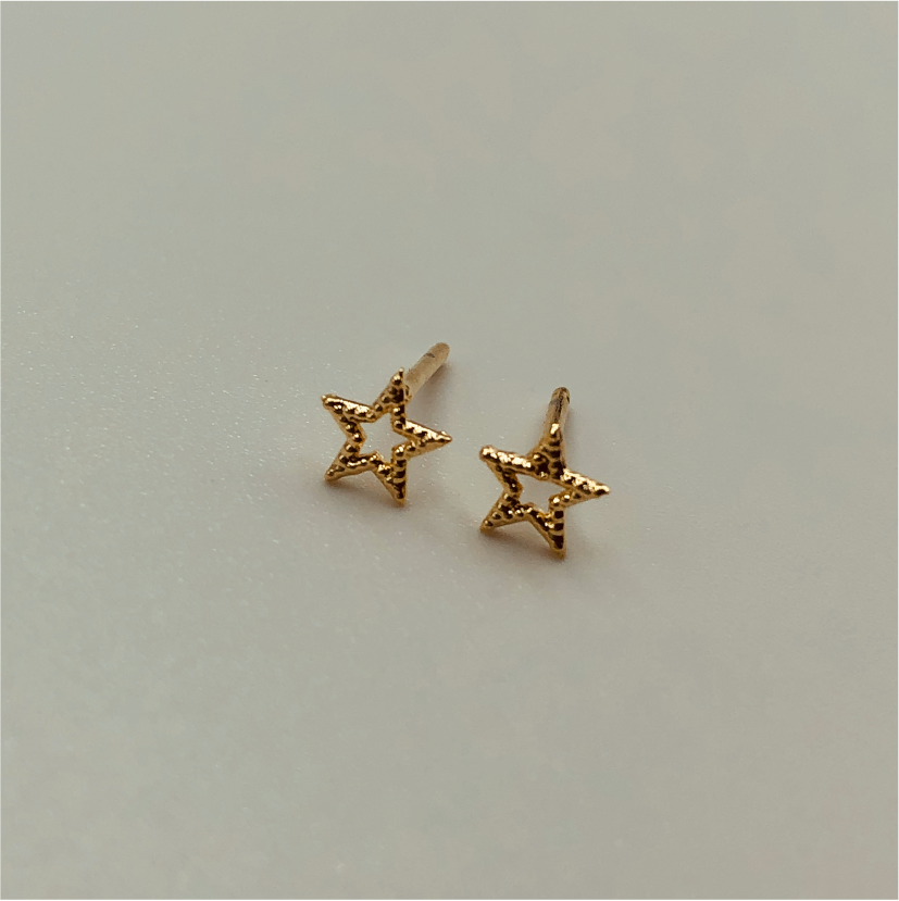 XO74-Estrella-Abierta-Circones-5-mm-Aro-Baño-Oro