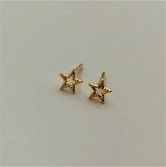 XO74-Estrella-Abierta-Circones-5-mm-Aro-Baño-Oro