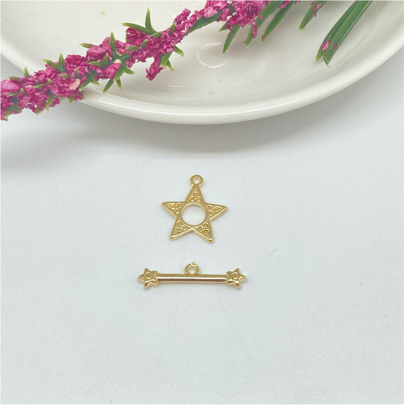 AO116 Broche estrella tipo OT Estrella 12 mm Palito largo 19 mm Accesorio Baño Oro Accesorios Bañados hecho de Bronce Bañado en Oro 18K Joyas Bañadas en Oro